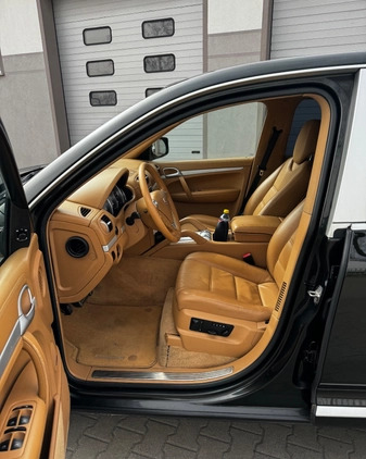 Porsche Cayenne cena 57999 przebieg: 176000, rok produkcji 2007 z Siechnice małe 172